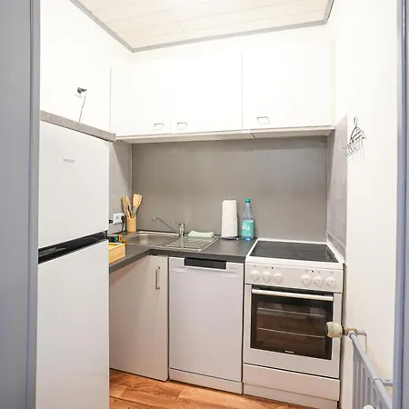 Apartment Komfort Mit Großem Balkon, Parkplatz&wifi - Nord