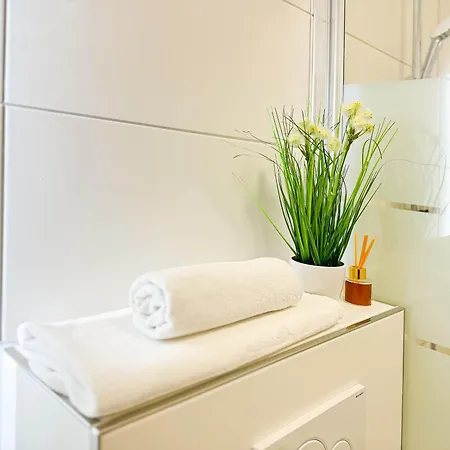 Komfort Mit Großem Balkon, Parkplatz&wifi - Nord