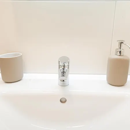 Apartment Komfort Mit Großem Balkon, Parkplatz&wifi - Nord Bremen